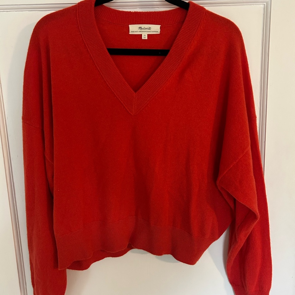 Madewell Red V-Neck Cashmere Sweater with Long Sleeves